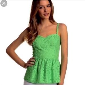 Lily Pulitzer Gardenia Top in New Green and Daisy Lane Lace Print. Size: 10